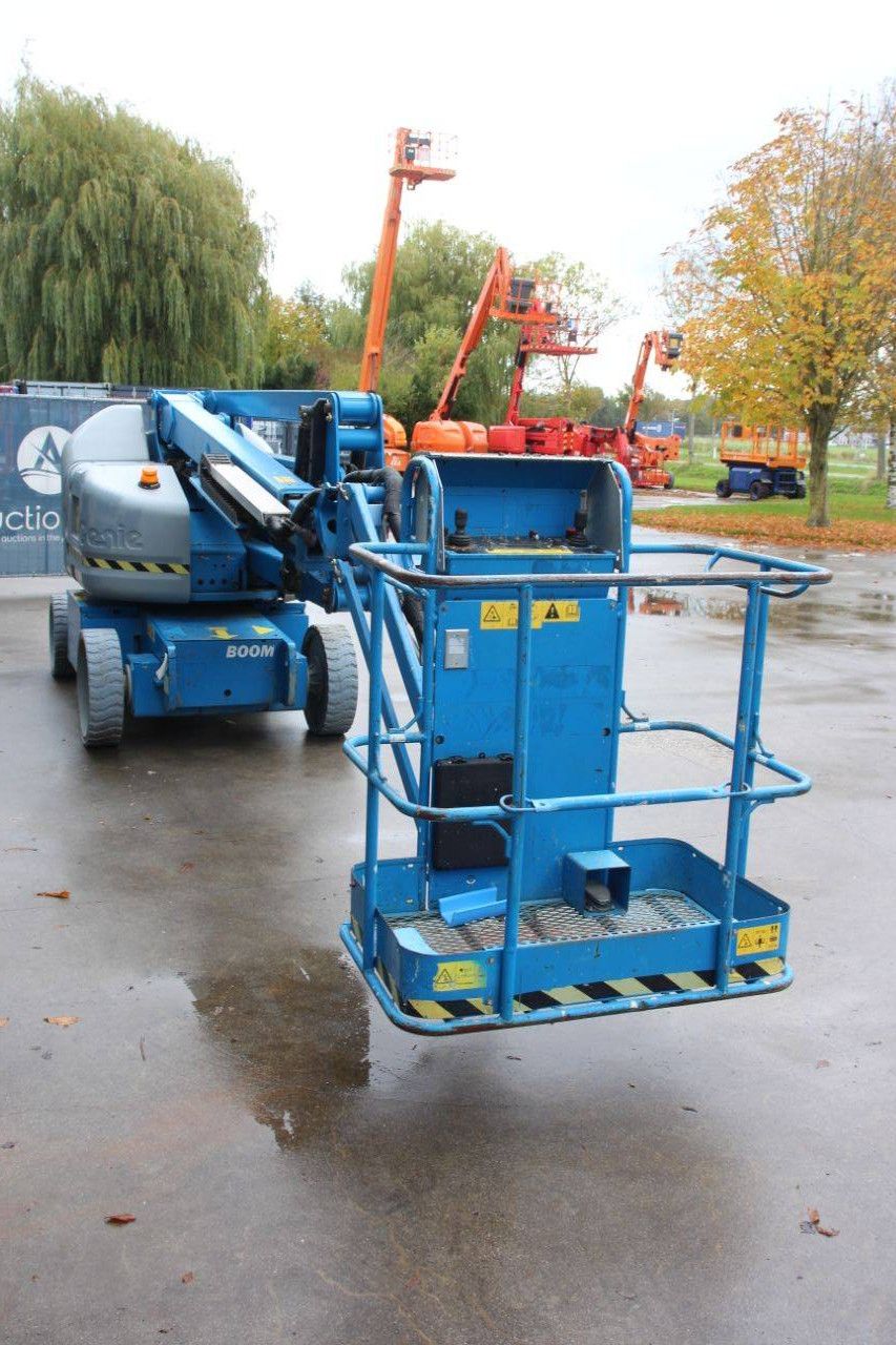 Genie Z-40/23N RJ Electric Articulating Boom Lift 14.32m 2014