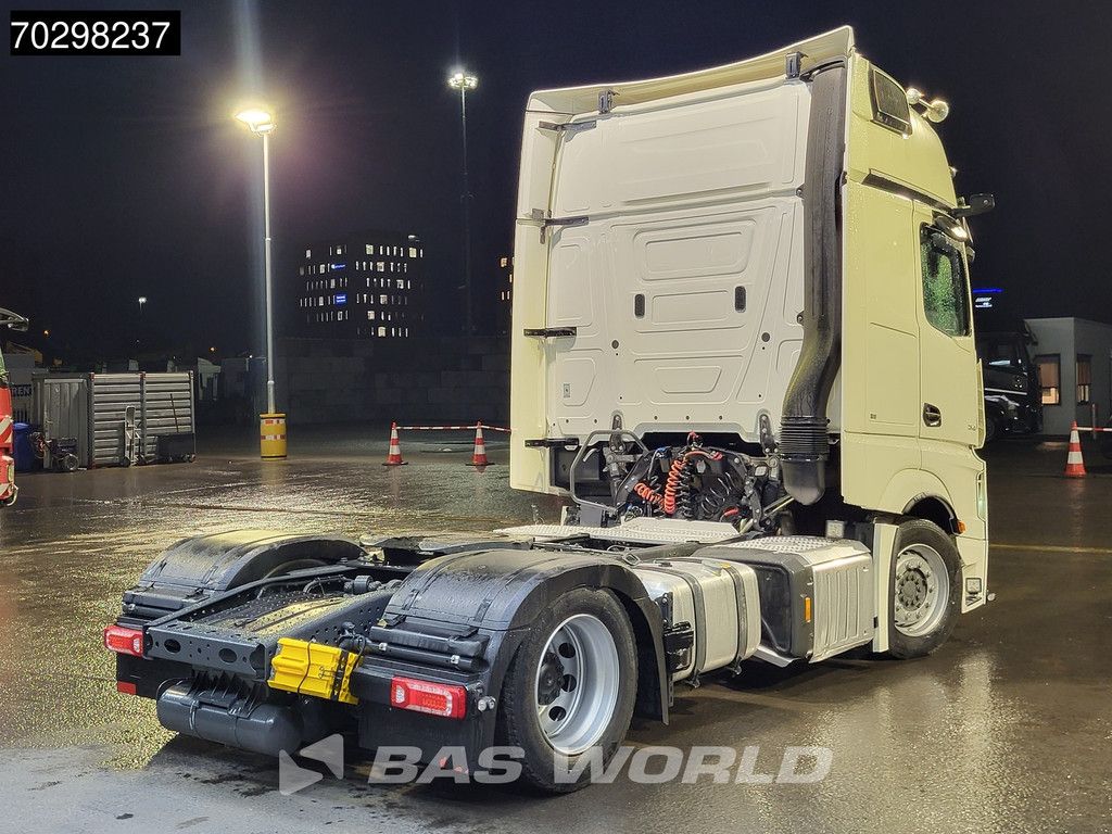 Mercedes Actros 1845 4X2 Retarder Mega 2xTanks Standklima Xenon Navi ACC Euro 6