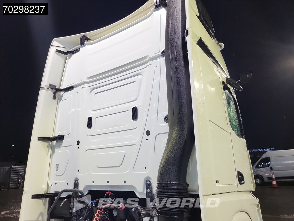 Mercedes Actros 1845 4X2 Retarder Mega 2xTanks Standklima Xenon Navi ACC Euro 6