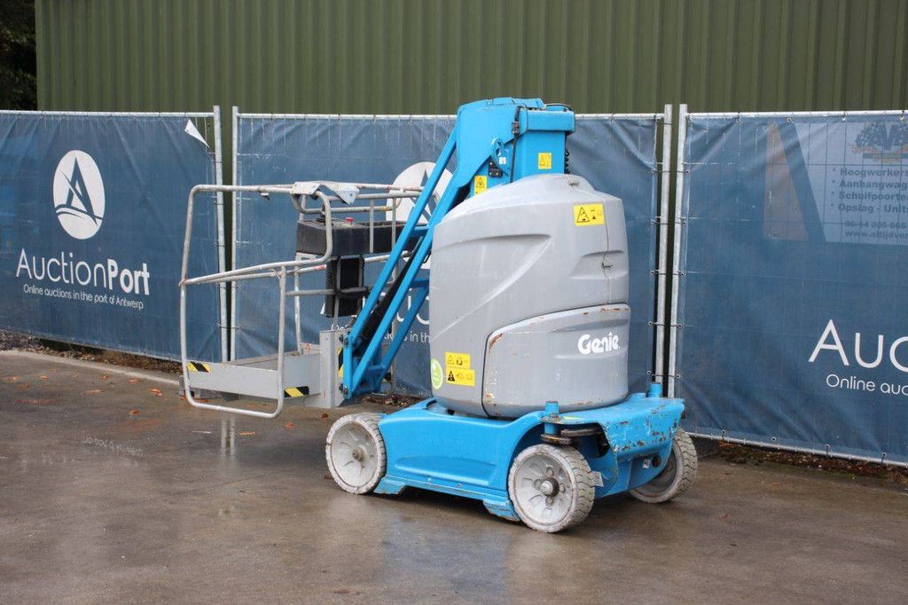 Genie GR26J Electric Mast Lift 9.9m 2016