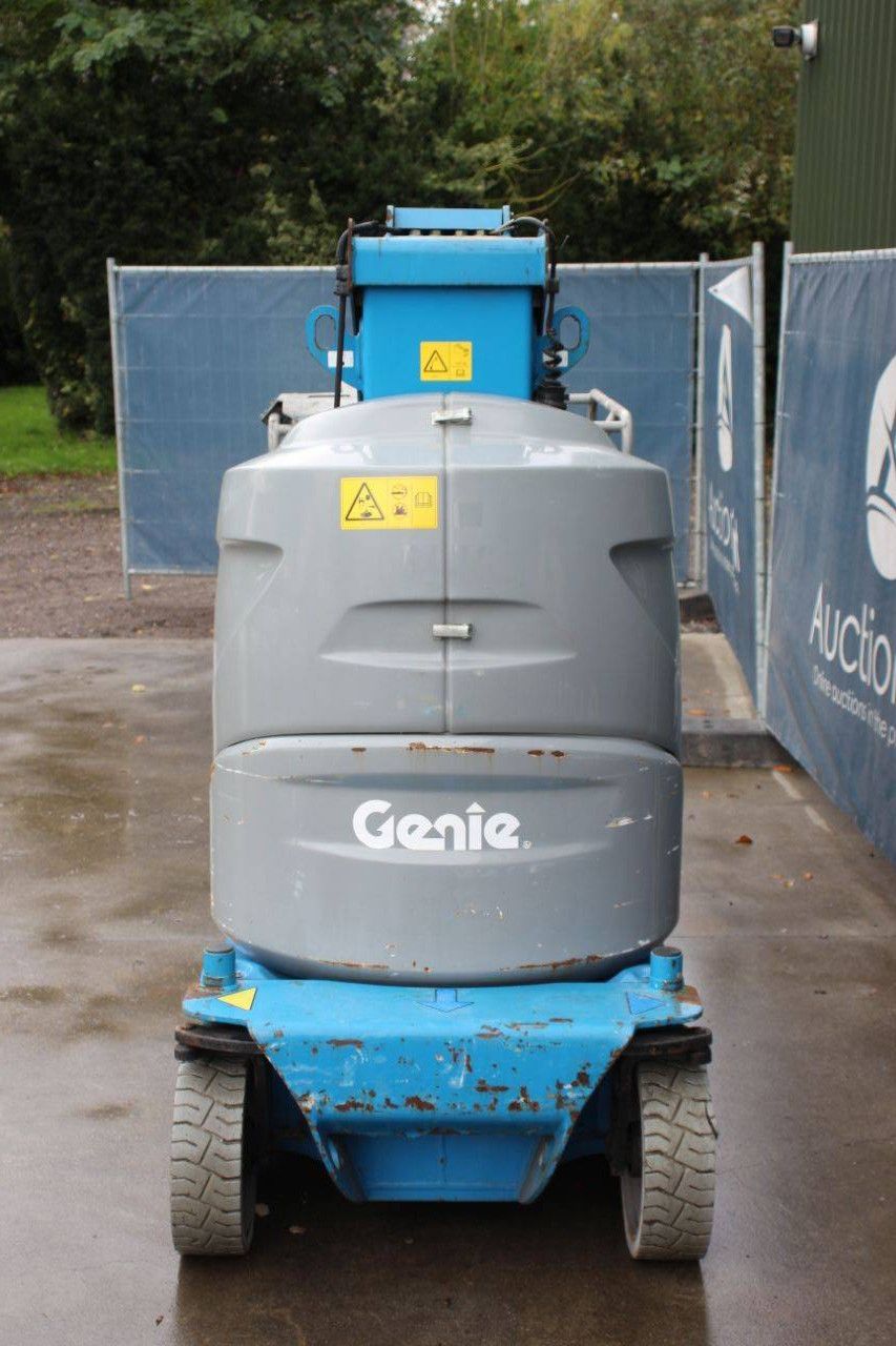 Genie GR26J Electric Mast Lift 9.9m 2016