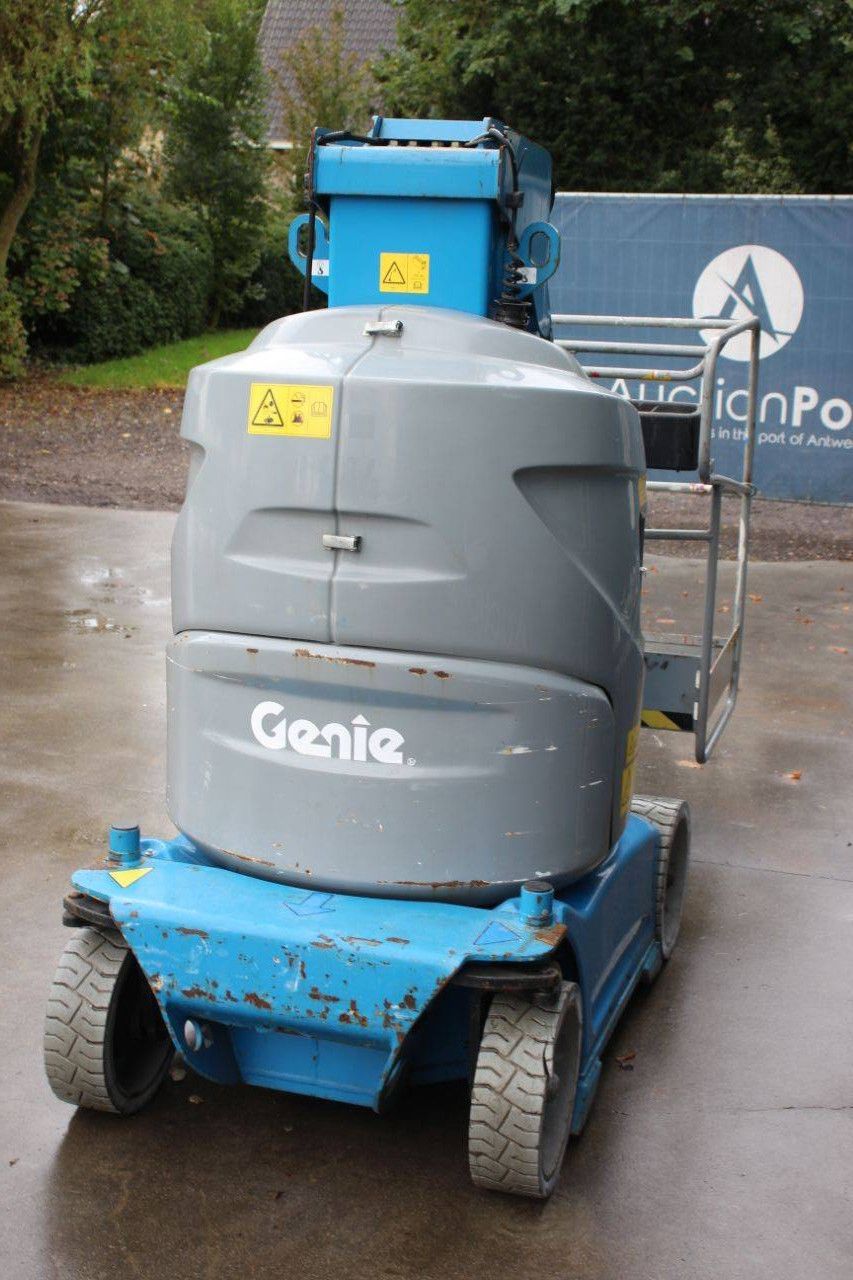 Genie GR26J Electric Mast Lift 9.9m 2016