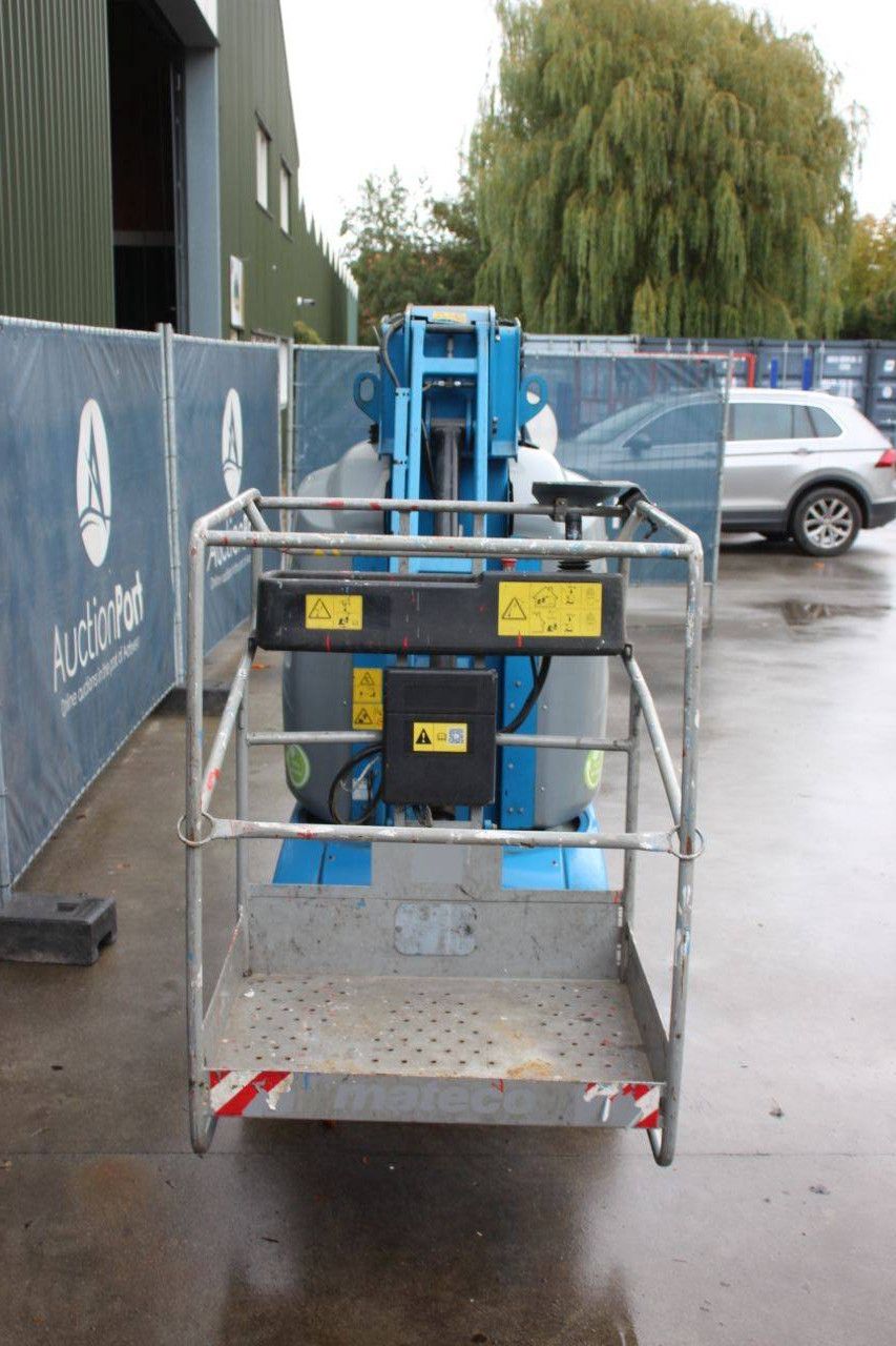 Genie GR26J Electric Mast Lift 9.9m 2016