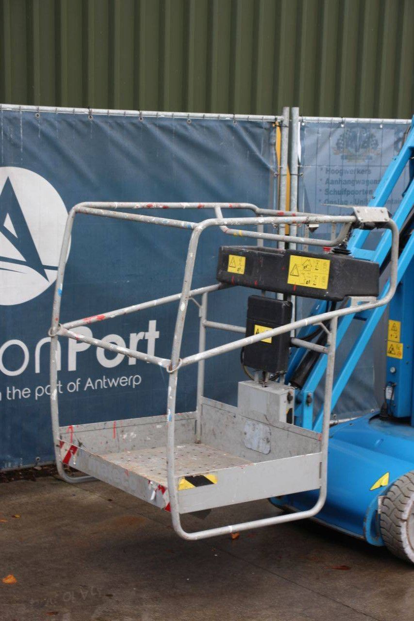 Genie GR26J Electric Mast Lift 9.9m 2016