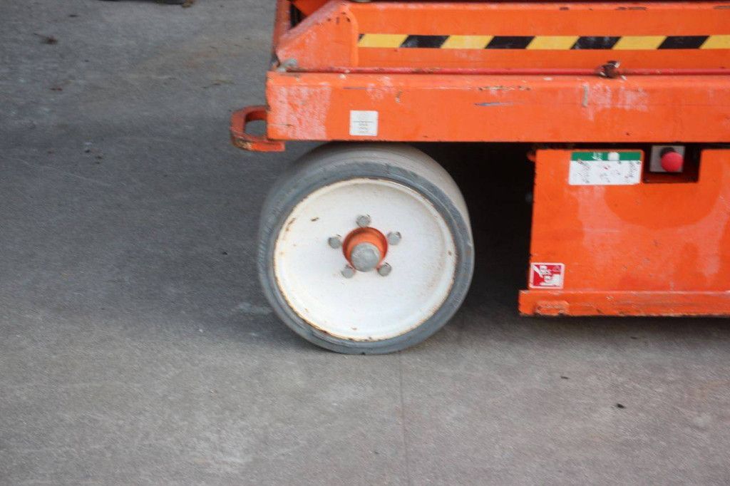 Scissor lift SkyJack SJ4632 Electric 11.7m 2015