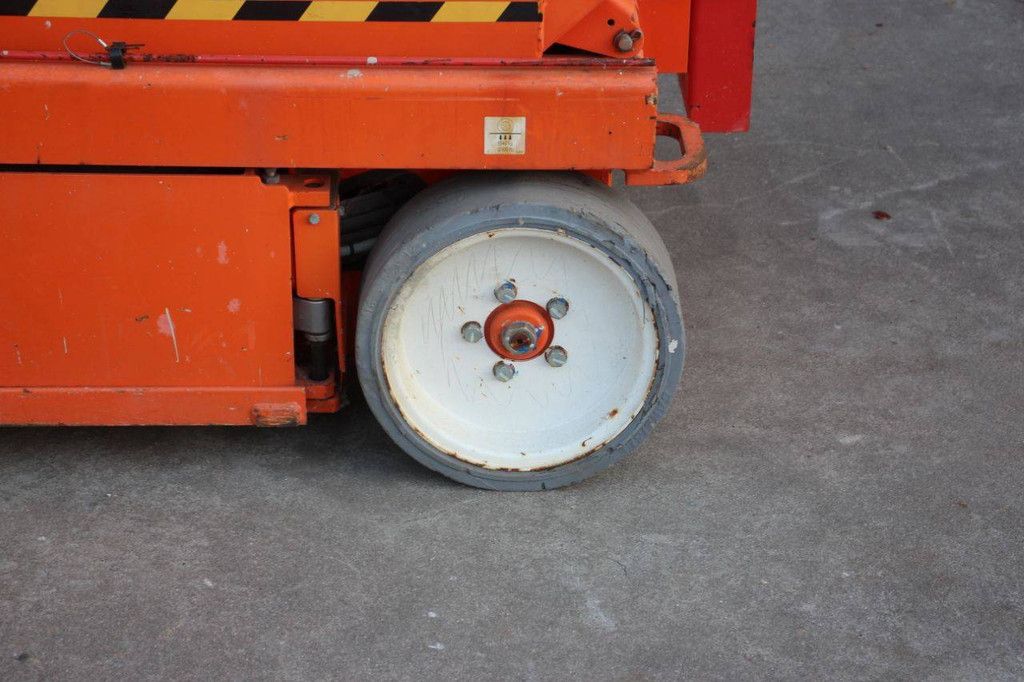 Scissor lift SkyJack SJ4632 Electric 11.7m 2015