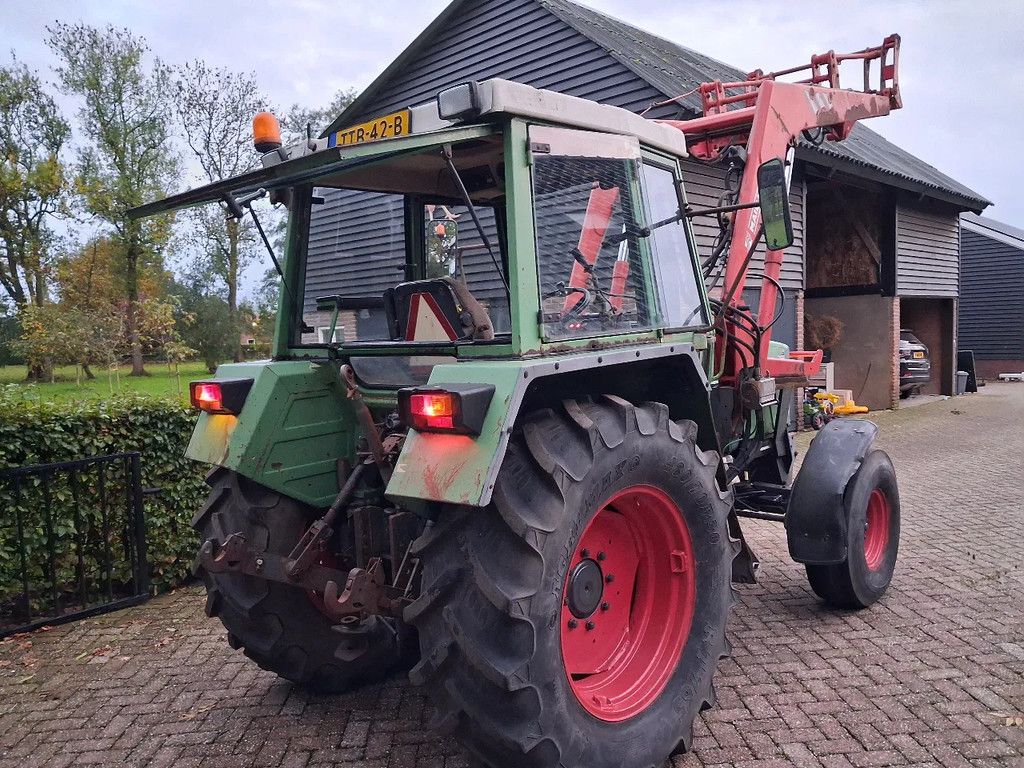 Fendt FARMER 305 LS 40 km met voorlader bak en vork