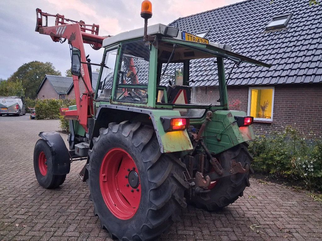 Fendt FARMER 305 LS 40 km met voorlader bak en vork