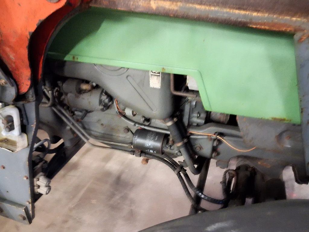 Fendt FARMER 305 LS 40 km met voorlader bak en vork