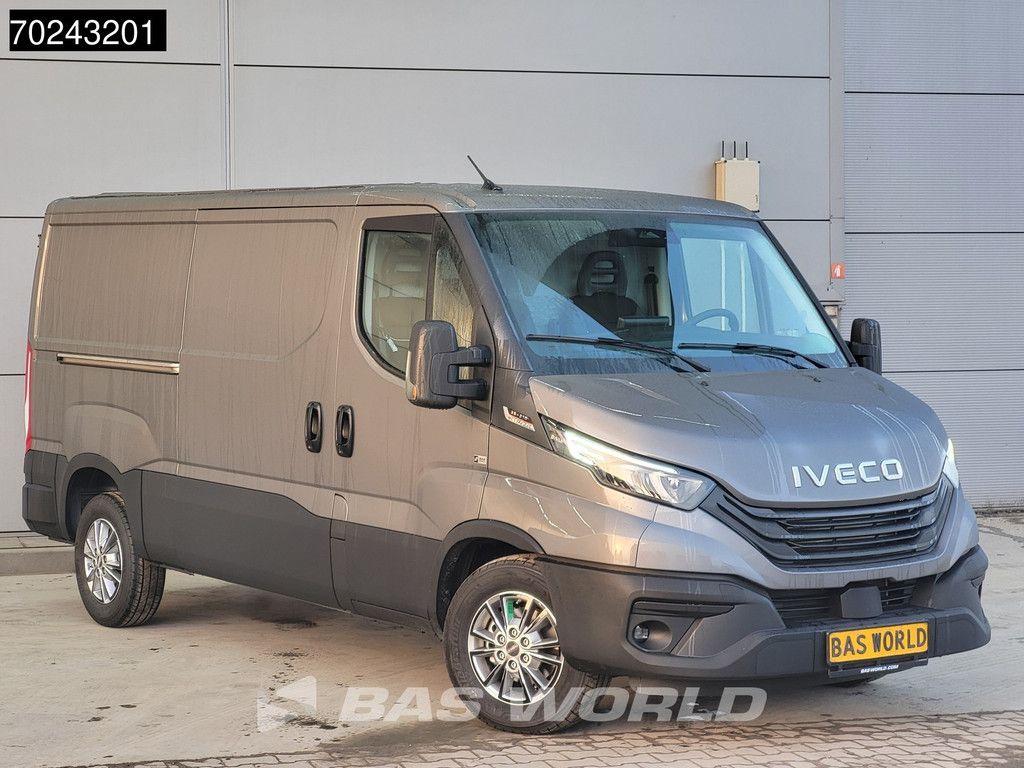 Iveco Daily 35S21 3.0L Automaat 210PK Laag Dak L2H1 2025-Model 3,5t Trekhaak LED Navi ACC Camera Parkeersensoren Euro6 L2 8m3 Klima