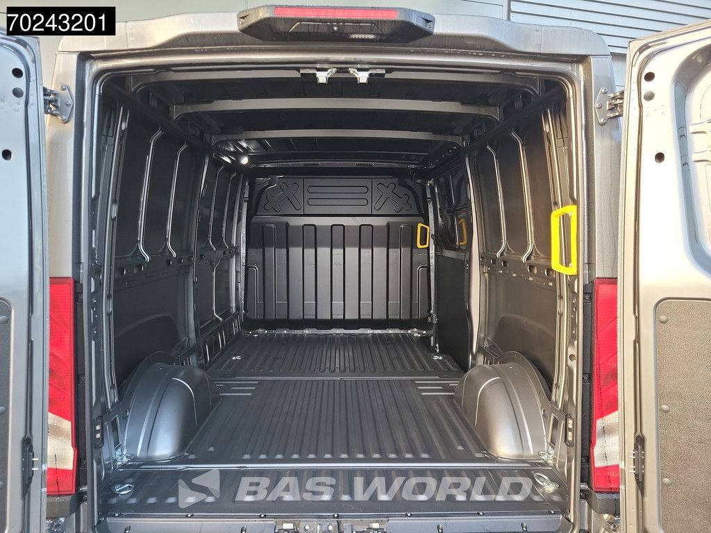 Iveco Daily 35S21 3.0L Automaat 210PK Laag Dak L2H1 2025-Model 3,5t Trekhaak LED Navi ACC Camera Parkeersensoren Euro6 L2 8m3 Klima