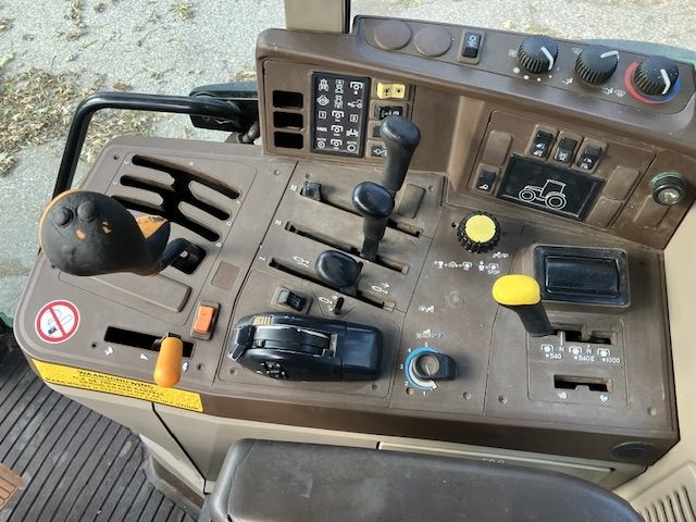 John deere 6520