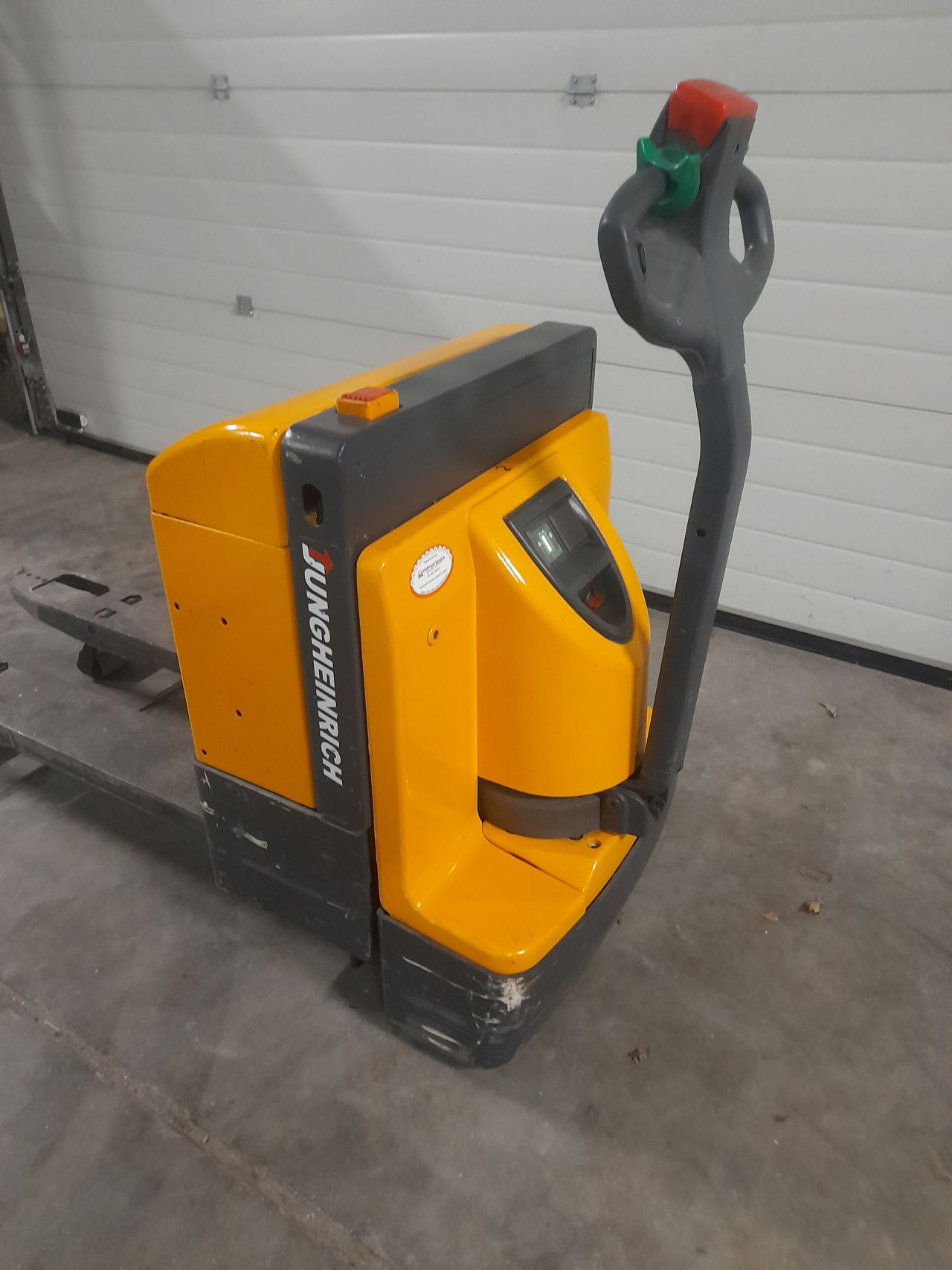 Jungheinrich EJE 220 elektrische palletwagen pompwagen