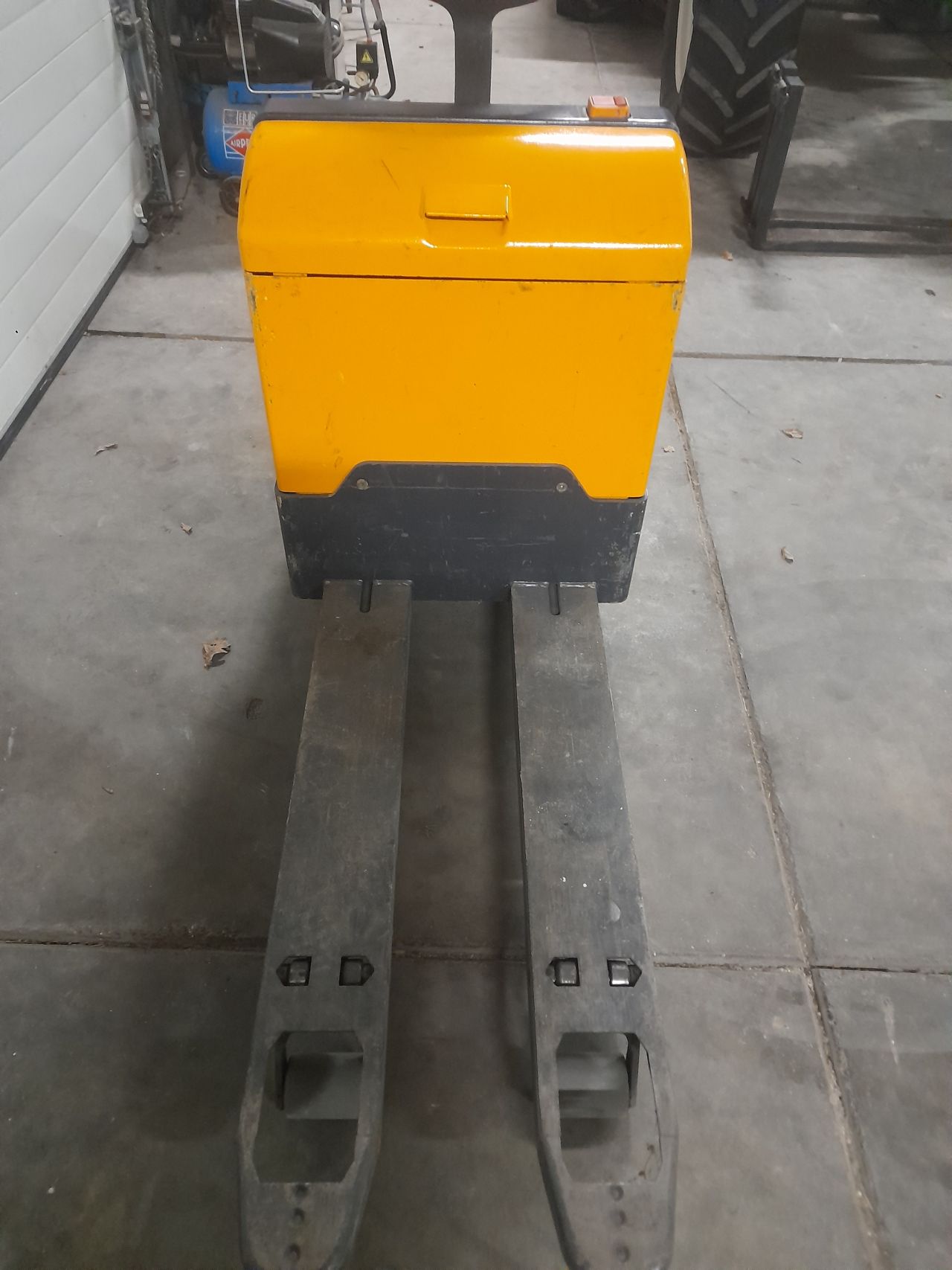 Jungheinrich EJE 220 elektrische palletwagen pompwagen
