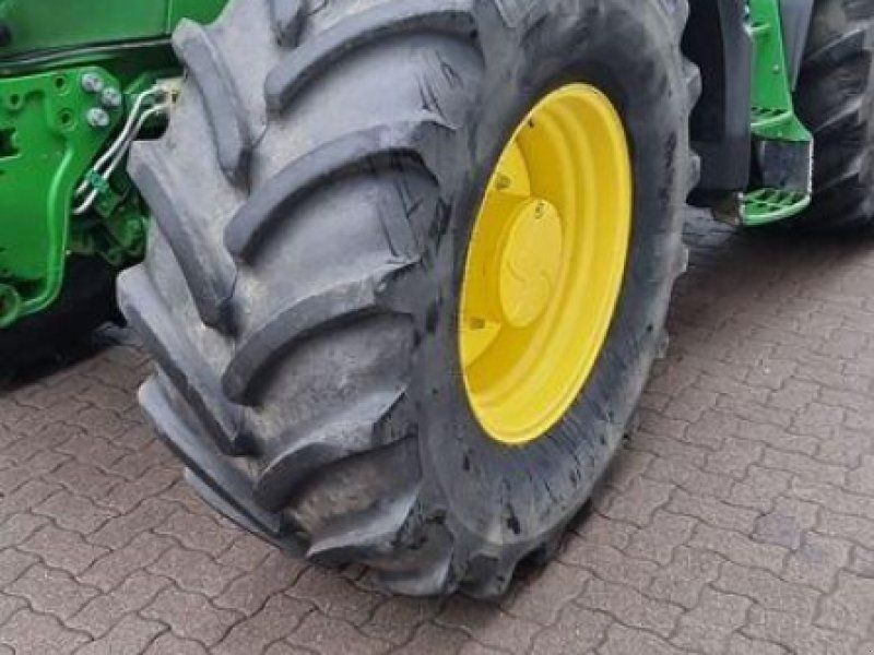 John Deere 6195M