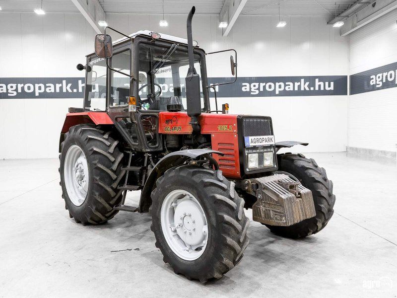MTZ 1025.2 with air brake