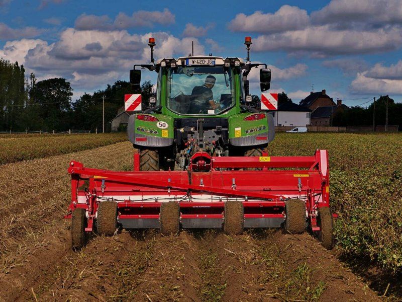 Grimme Tpa 400 4-row haulm tper, row width 75 cm, hydraulic height
