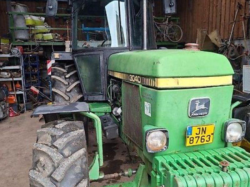John Deere 3040