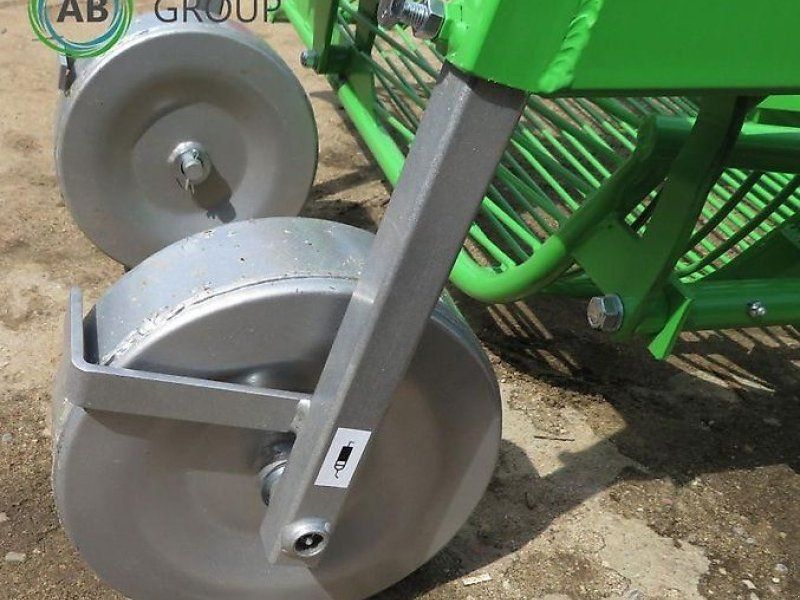 Bomet Kopaczka wibracyjna z wyrzutem bocznym Ursa Z655 dostępn