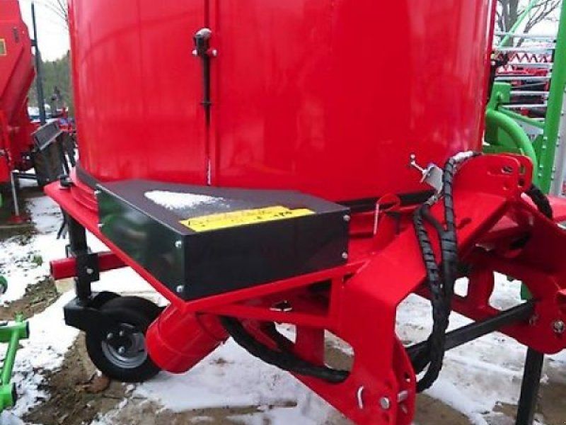 Rozścielacz słomy RS-16/B