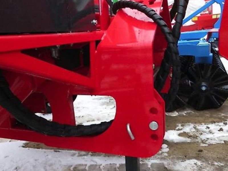 Rozścielacz słomy RS-16/B