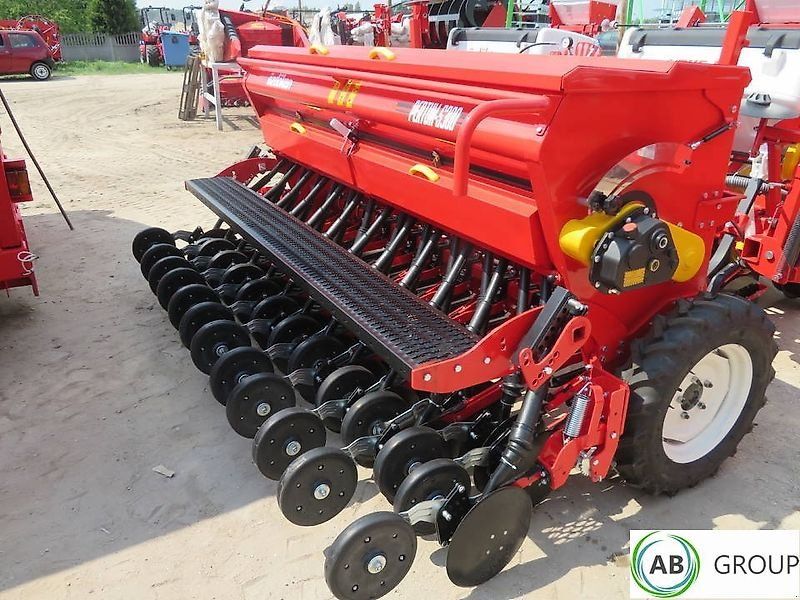 Mechaniczny siewnik zbożowy zaczepiany Pertum-S300 jednotalerzow