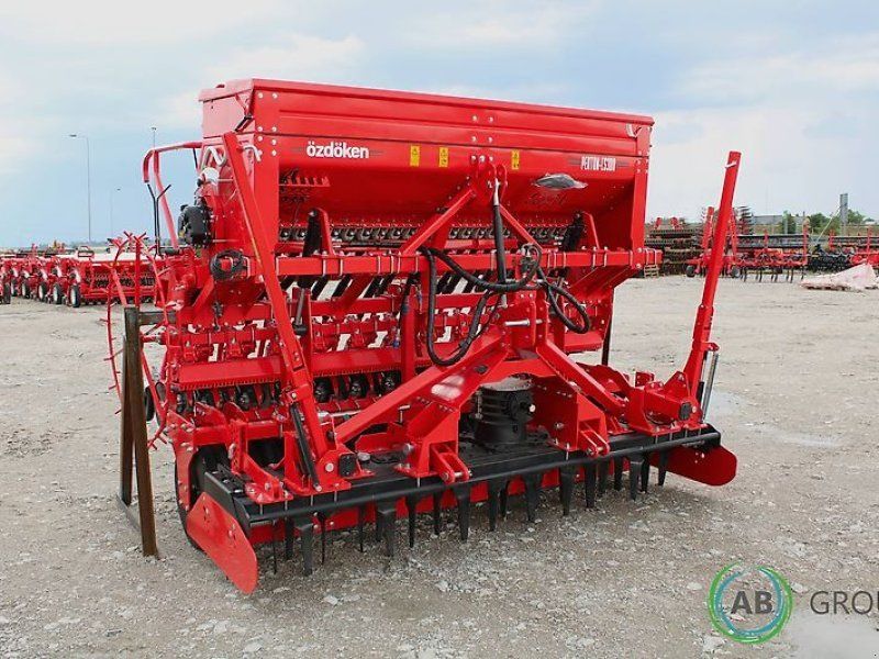 Zestaw uprawowo siewny nabudowany z broną aktywną Ozdoken Pertum