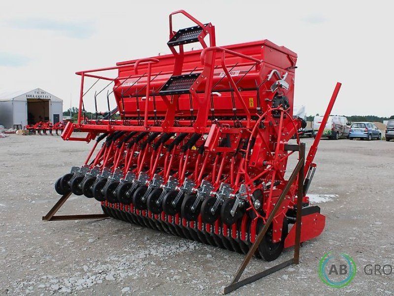 Zestaw uprawowo siewny nabudowany z broną aktywną Ozdoken Pertum