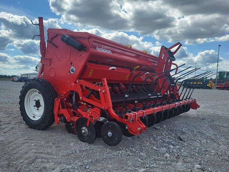 Mechaniczny siewnik zbożowy zaczepiany Pertum-S300 dwutalerzow