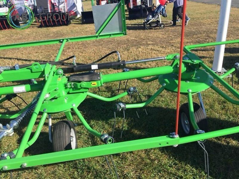 Przetrząsacz karuzelowy Z528 (PKM53) 5,3 m