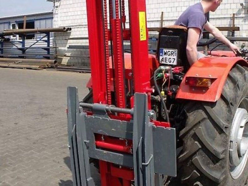 ładowacz hydrauliczny widłowy na tył ciągnikaPHW-240/T