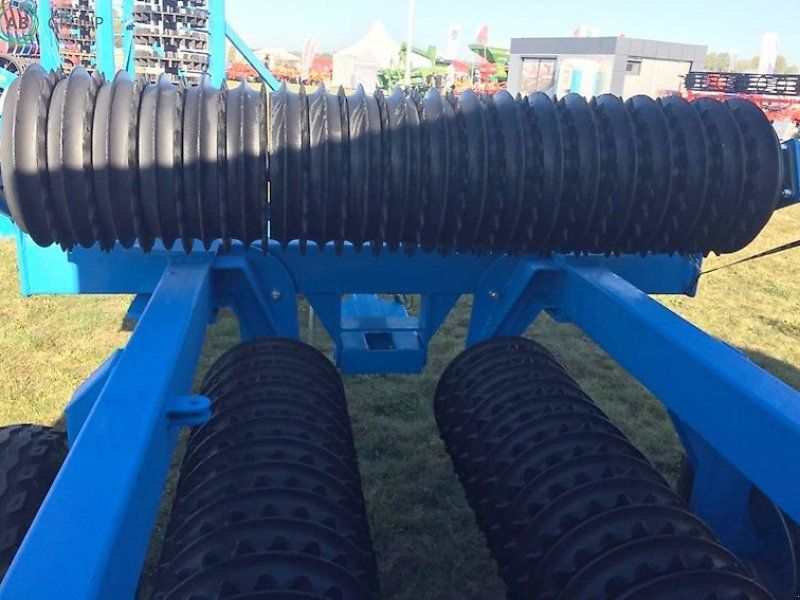 Wał uprawowy Cambridge składany hydraulicznie 6,2 m 530 mm WUC