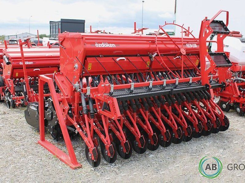 Zestaw uprawowo siewny nabudowany z broną aktywną Ozdoken Pertum