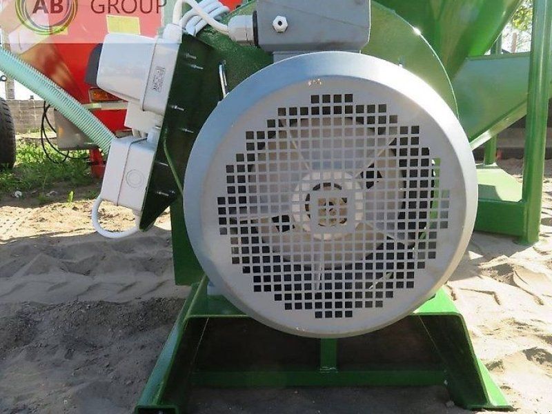 M-rol rozdrabniacz bijakowy ssąco-tłoczący H122 (11kW)
