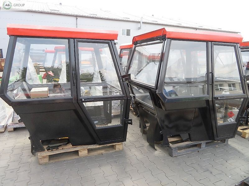 Kabina ciągnikowa do C-330
