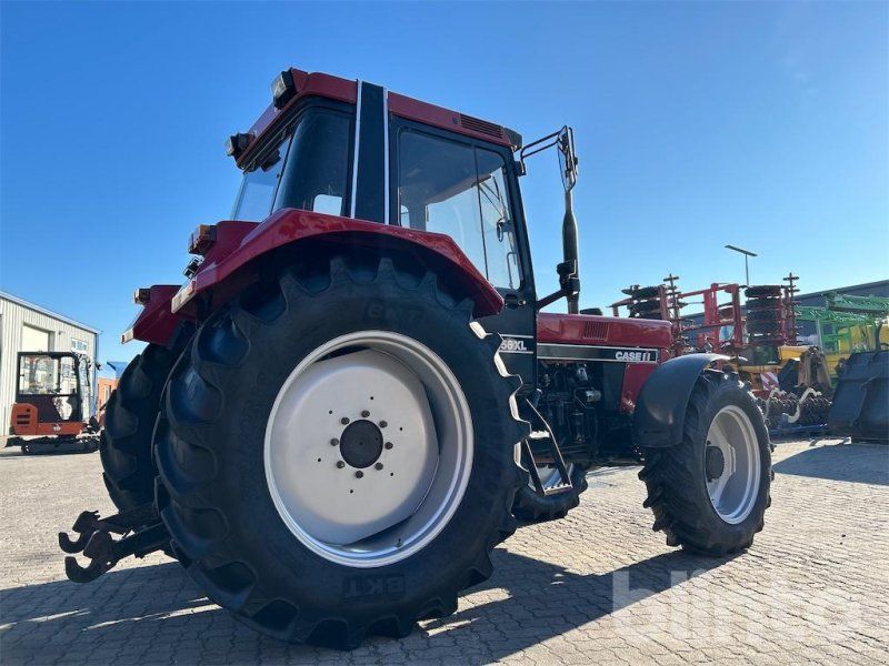 Case 1056 XL