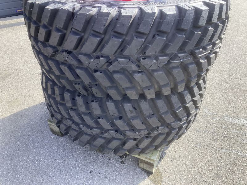 2X 460/65 R24 Nokian
