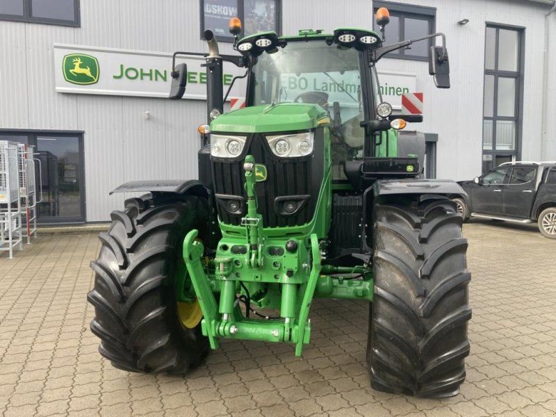 John Deere 6M240