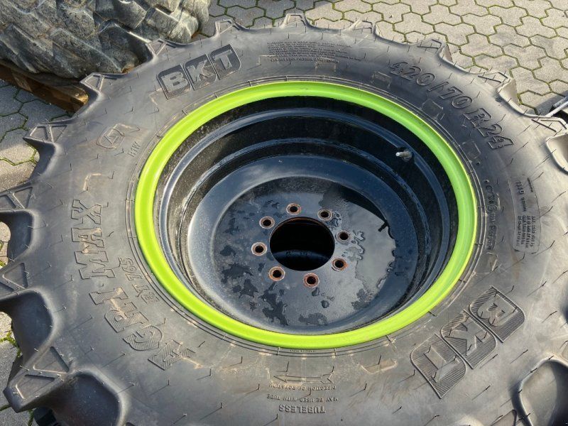 BKT 420/70R24
