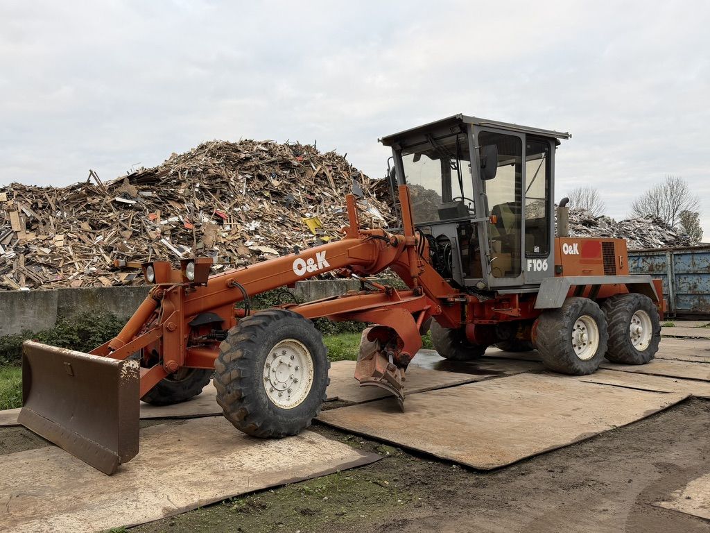 O & K F106A Motor Grader 6x6