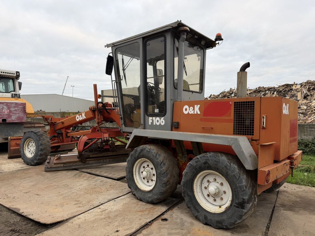 O & K F106A Motor Grader 6x6
