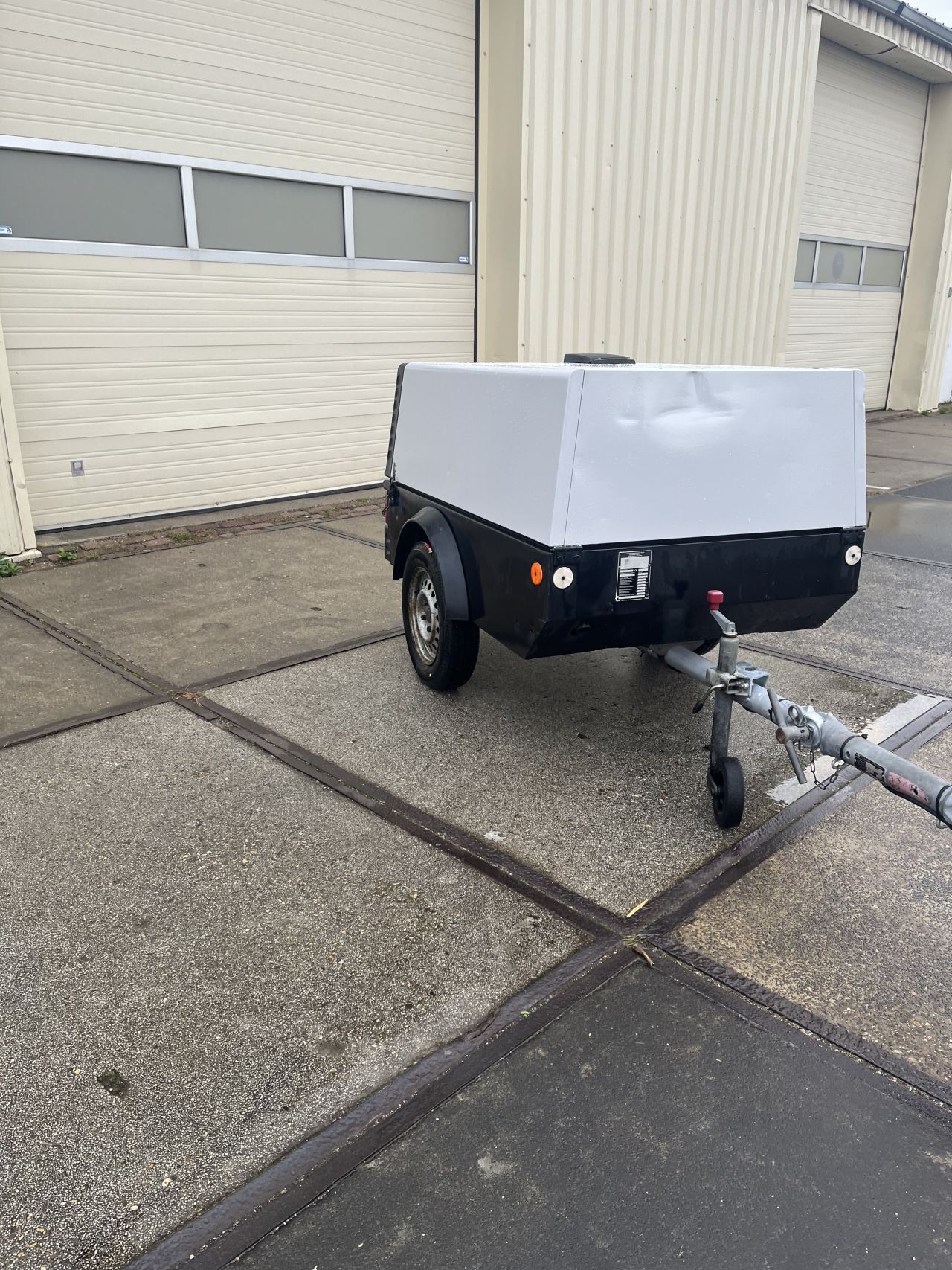 Compair 2.5 kuub compressor met koeler