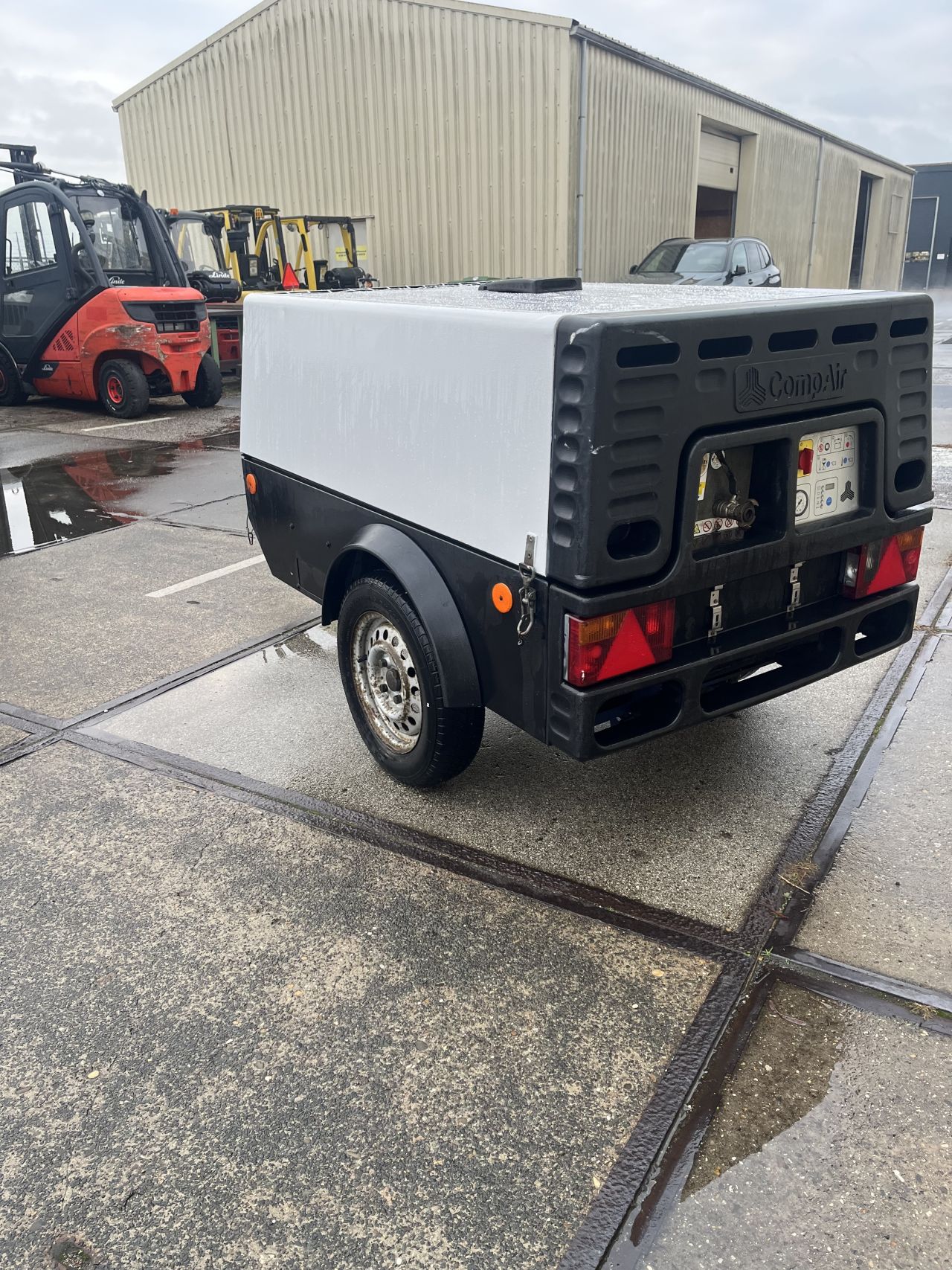 Compair 2.5 kuub compressor met koeler