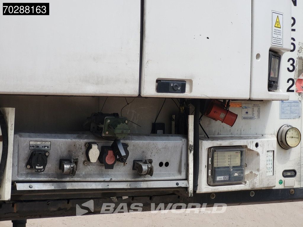 Schmitz Carrier 3 axles Doppelverdampfer Tailgate Palettenkasten Blumenbreit LBW