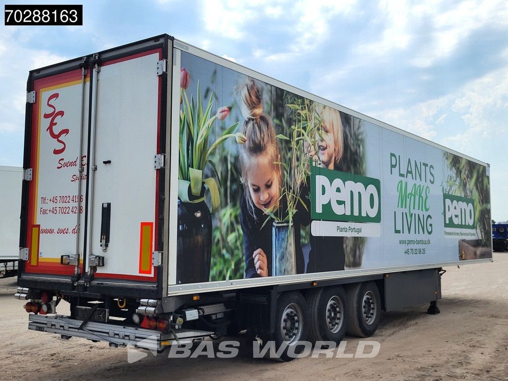 Schmitz Carrier 3 axles Doppelverdampfer Tailgate Palettenkasten Blumenbreit LBW