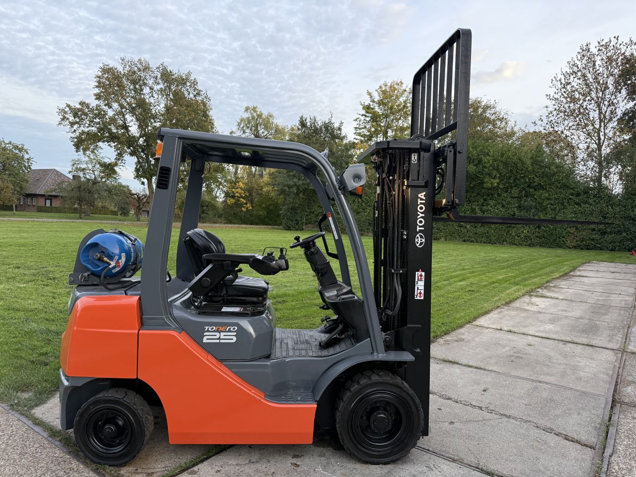 Toyota 2500KG BJ2016 triplex 4.7M Freelift Sideshift 8700uur