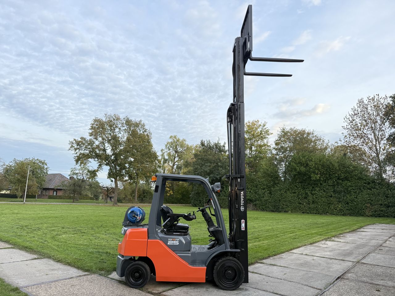 Toyota 2500KG BJ2016 triplex 4.7M Freelift Sideshift 8700uur
