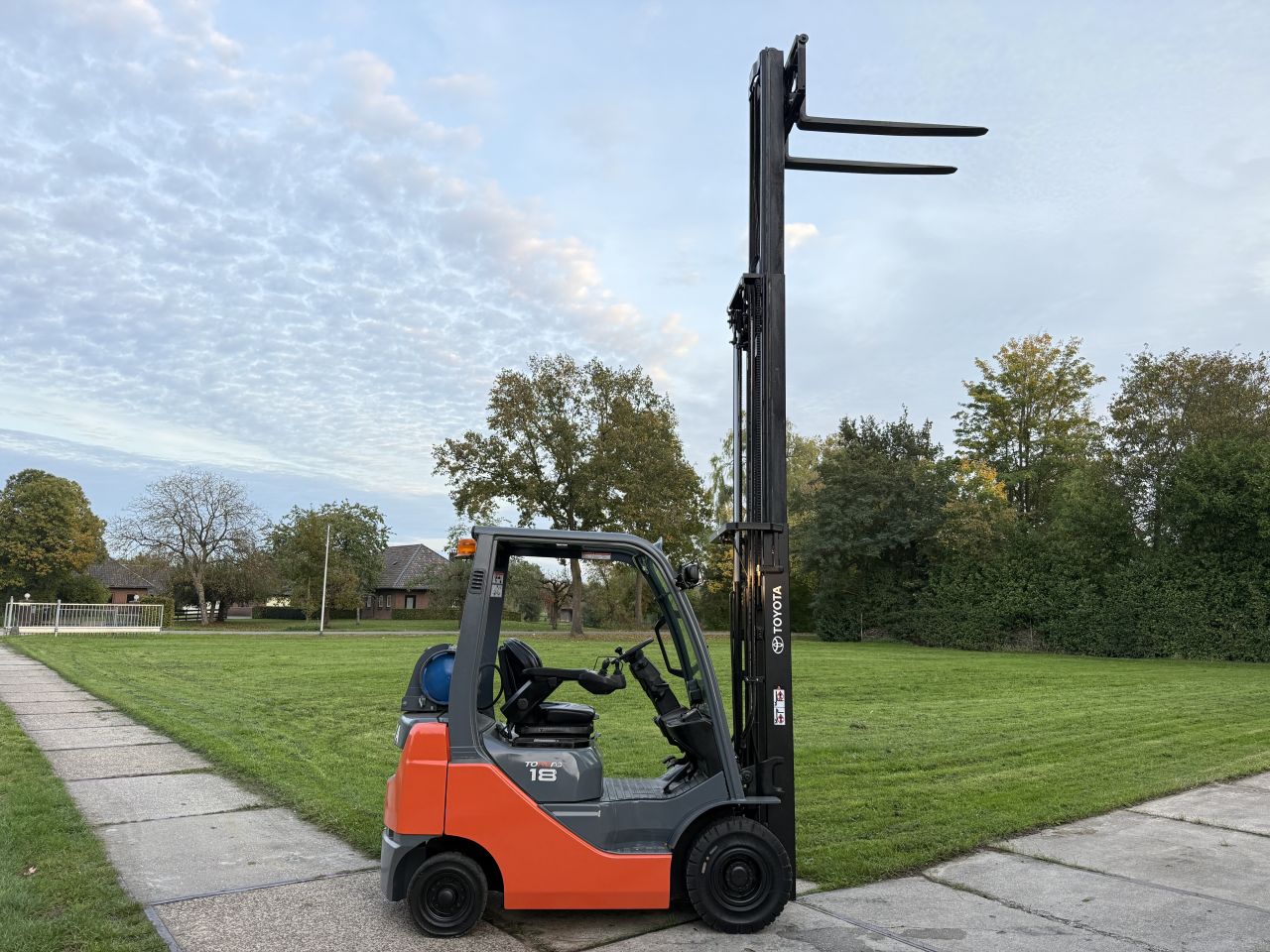 Toyota 1800KG BJ2015 triplex 4.7M Freelift Sideshift 8 serie