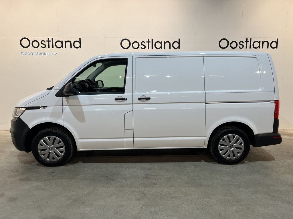 Volkswagen Transporter 2.0 TDI L1H1 150 PK Automaat Servicebus / Sortimo Inrichting / Euro 6 / 2X Schuifdeur / Airco / Cruise Control / Camera / CarPlay / Navigatie / Klep