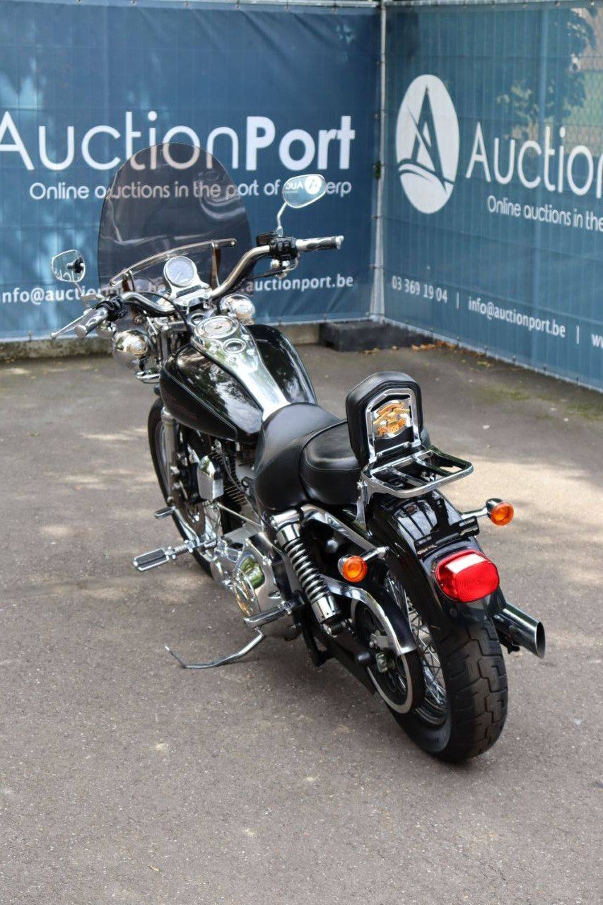 Harley-Davidson Dyna Super Glide Custom Benzin 2004